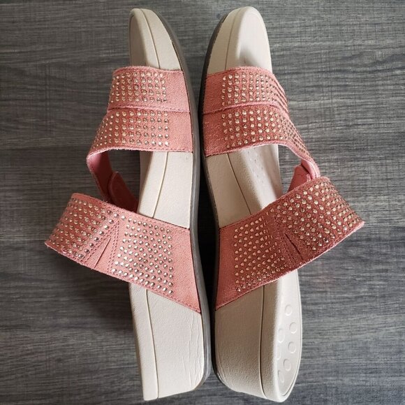 Vionic Pink Sandals with Criss-Cross Straps and Platform Sole - Picture 7 of 11